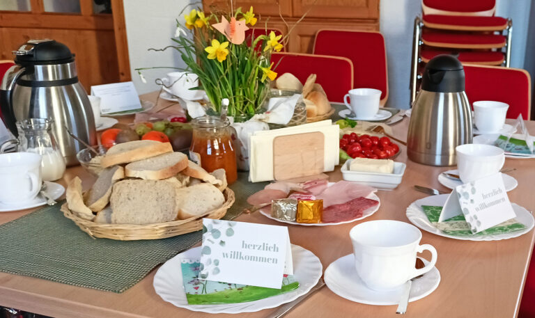 Herzliche Einladung zum Seniorenfrühstück